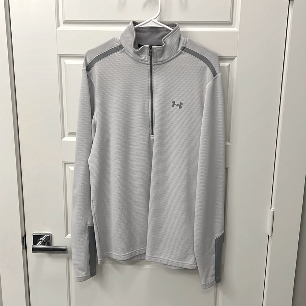 Small Under Amour quarter zip pull over